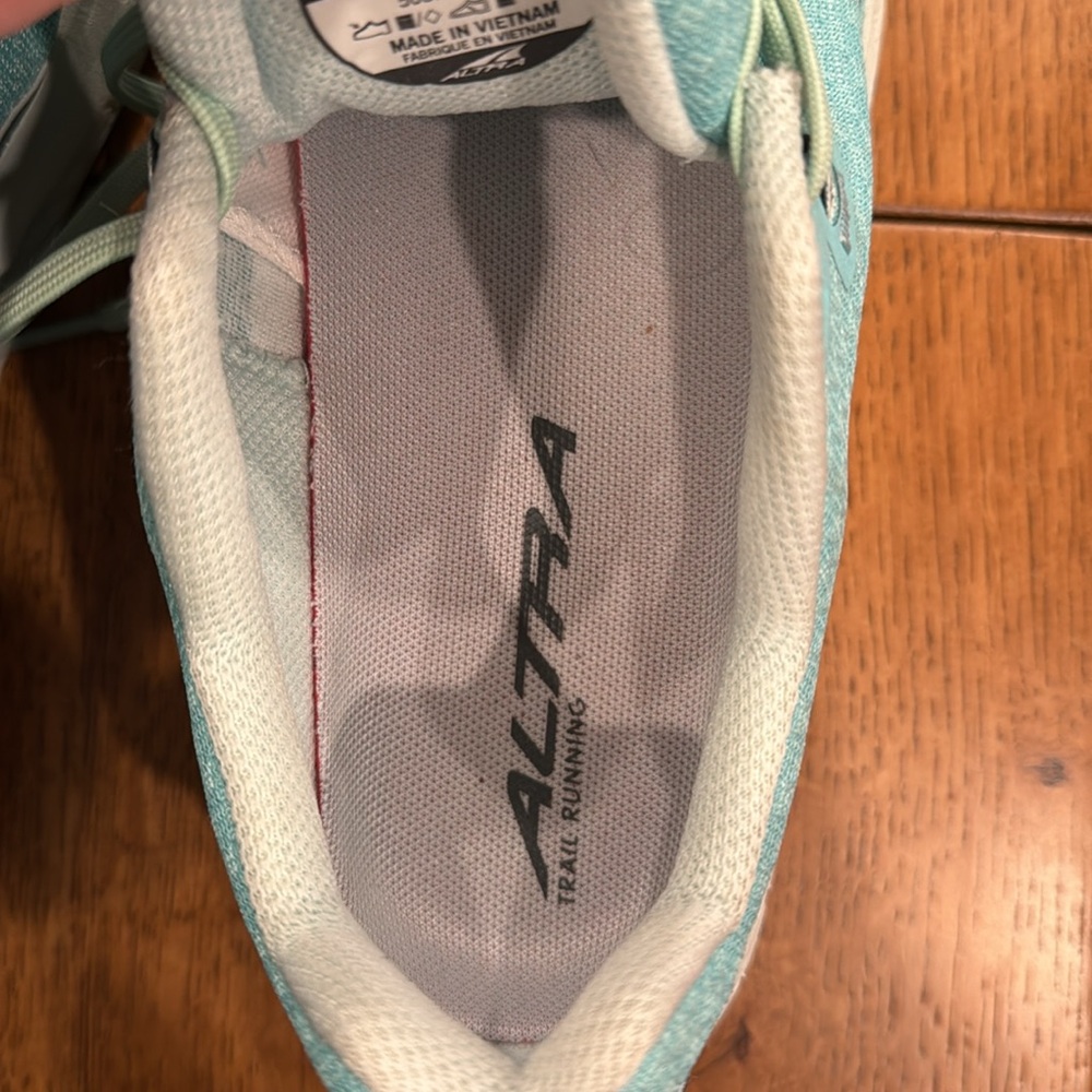 Altra trail running ladies 9.5 - Picture 10 of 11